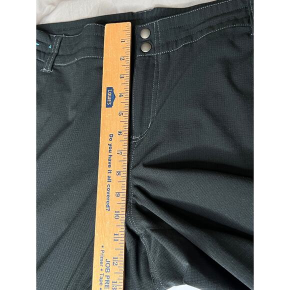 Kuhl pants size 20W black performance **small flaw see photo** outdoors camping - Picture 4 of 10